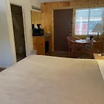 Zoders Inn And Suites