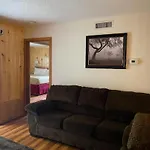 Zoders Inn And Suites