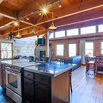 Little Cub Retreat Mtn View, Hot Tub, Indoor Pool