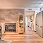 Modern Gatlinburg Condo With Patio Walk To Downtown