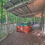 A-Frame Gatlinburg Cabin With Deck And Private Hot Tub