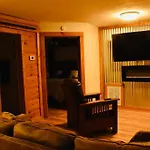 Cozy Cub Mountain Escape