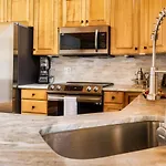 Mountainside - New Luxury Cabin-Fire Table-Hot Tub-3 Pools-Ps5-Bears