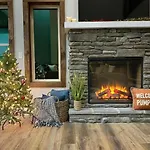 Modern Chalet With Mountain Views In Gatlinburg Tn