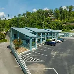 Country Town N\' Suites