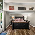 Bourbon Hollow Lodge With Hot Tub And Pool Plus Game Room Only 5 Min To Downtown