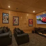 A Lodge At The Glades 12 Bedroom Cabin Private Indoor Pool Hot Tubs Game Rooms And Theater Room