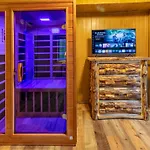 Gatlinburg Cabin With Breathtaking Views, Hot Tub, Sauna, 10 Min To Downtown And National Park