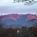 Gatlinburg Cabin With Breathtaking Views, Hot Tub, Sauna, 10 Min To Downtown And National Park
