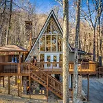 1Mile Downtown, Handicap Ramp, Hot Tub, Game Room