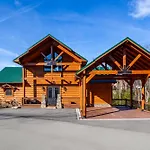 Majesty Lodge With Mtn View, Hot Tub And Game Room