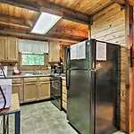 Secluded Forest Cabin, 4 Mi To Downtown Gatlinburg