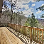 Quiet Cabin With Mountain Views About 3 Mi To Gatlinburg