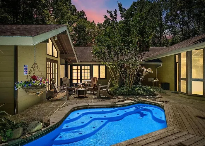 Bourbon Hollow Lodge With Hot Tub And Pool Plus Game Room Only 5 Min To Downtown