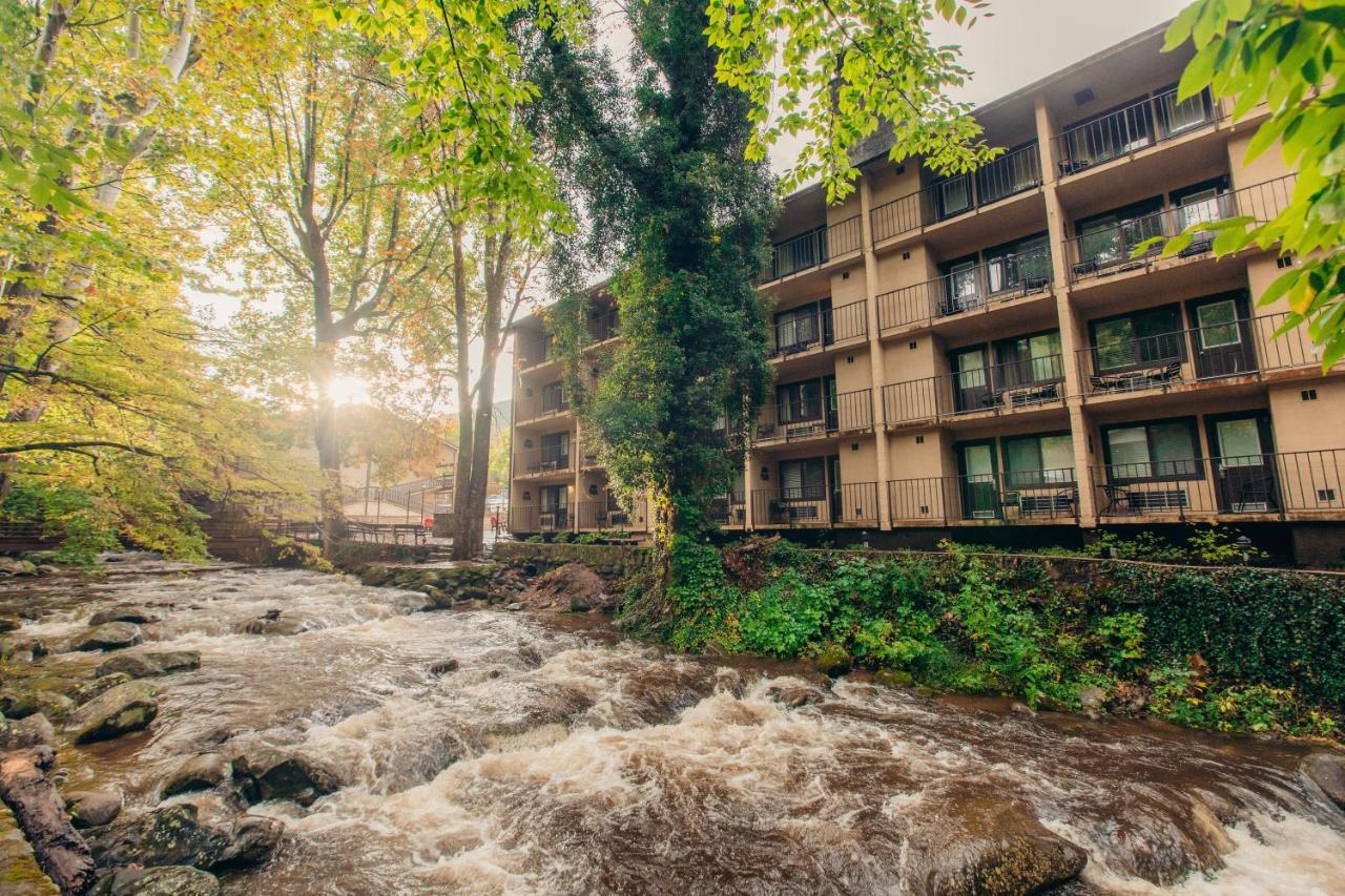 Brookside Hotel 3*