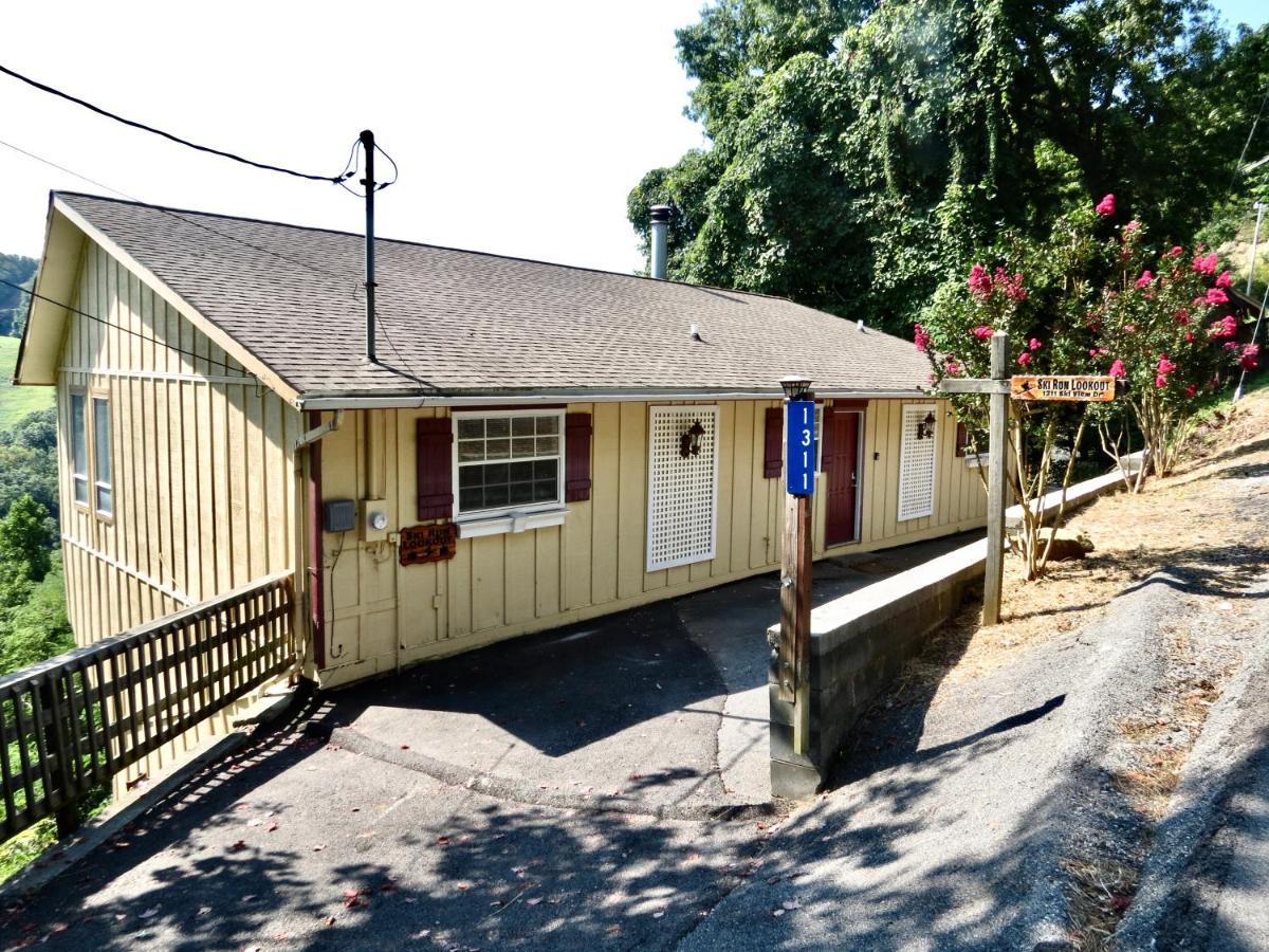 Chalet Million Dollar Views! 4 Bedroom, Sleeps 9, Close To National Park And 5 Mi To Gatlinburg!