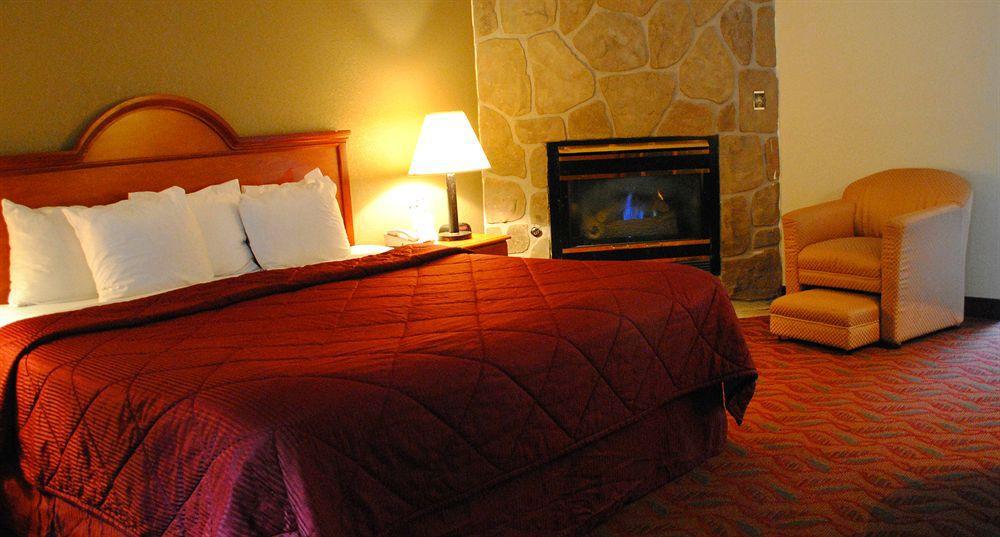 Hotel Baymont By Wyndham On The River