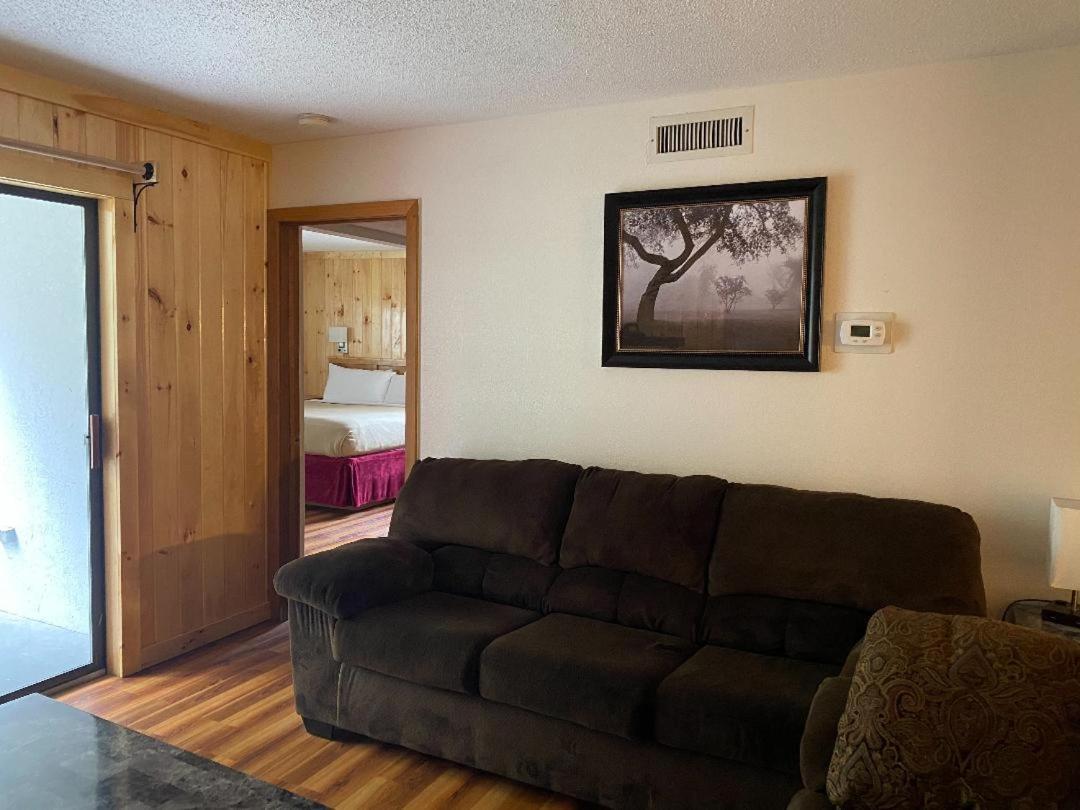 Inn Zoders And