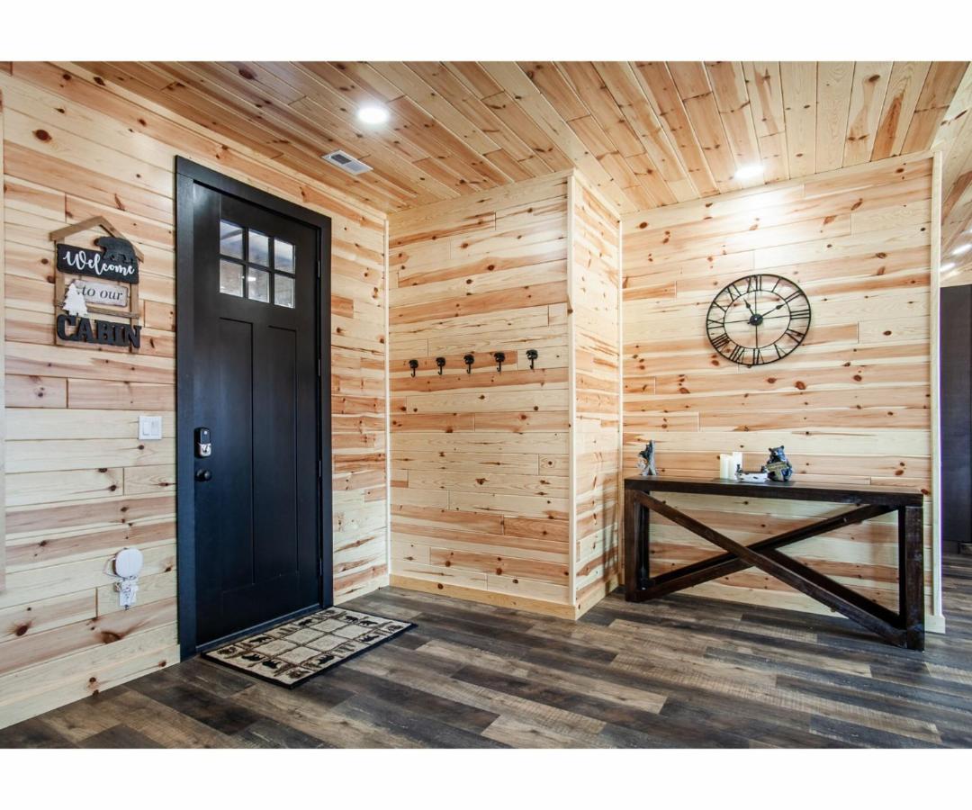 Sky Ridge Mountain View Wheelchair Accessible And Swim Holiday home *