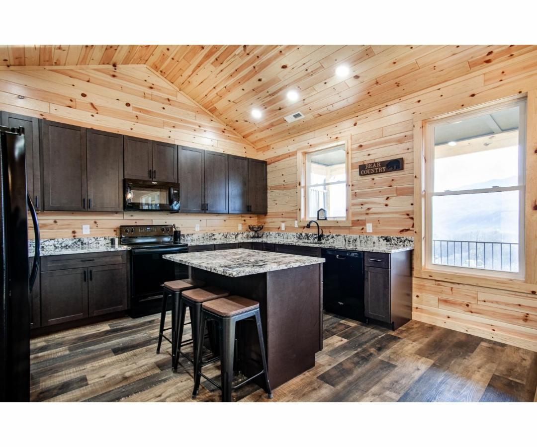 Sky Ridge Mountain View Wheelchair Accessible And Swim Holiday home Gatlinburg
