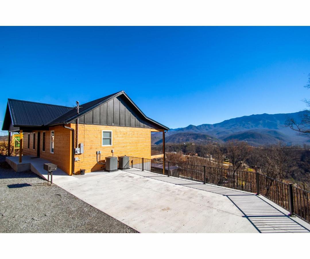 Sky Ridge Mountain View Wheelchair Accessible And Swim Holiday home Gatlinburg