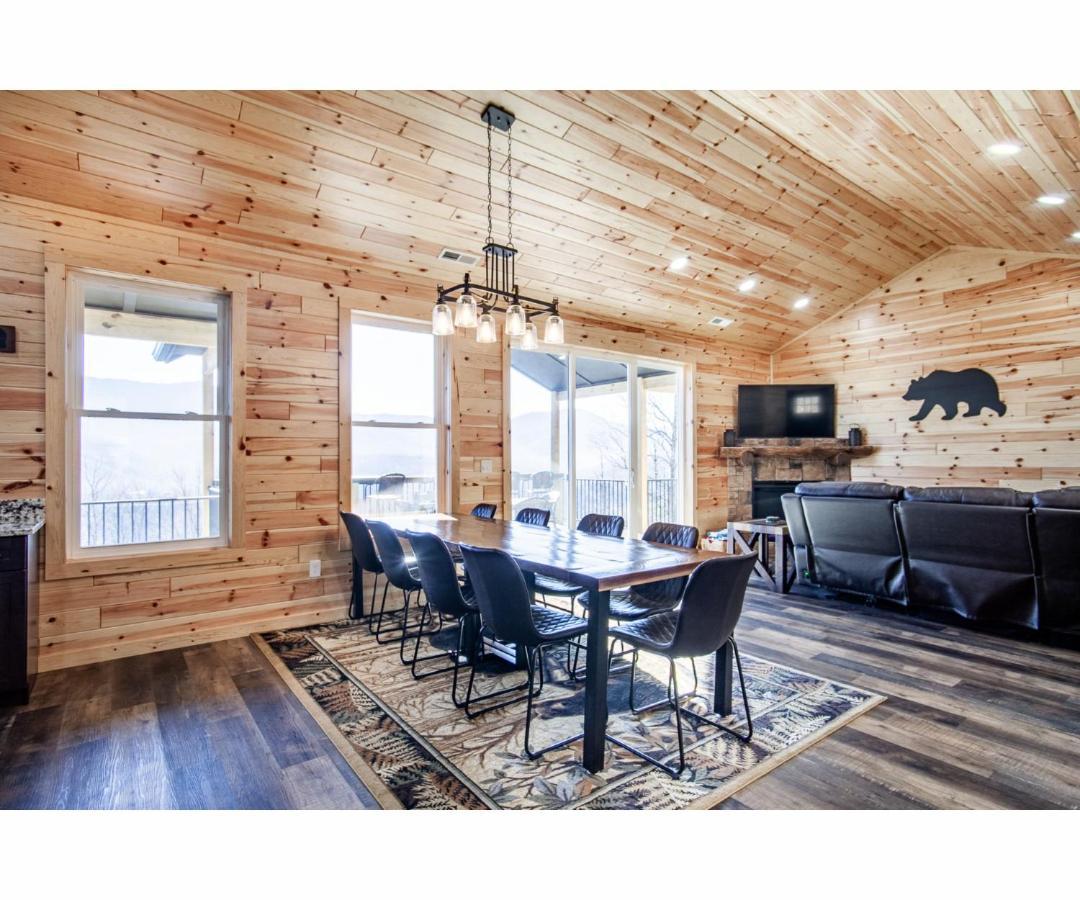 Sky Ridge Mountain View Wheelchair Accessible And Swim Holiday home