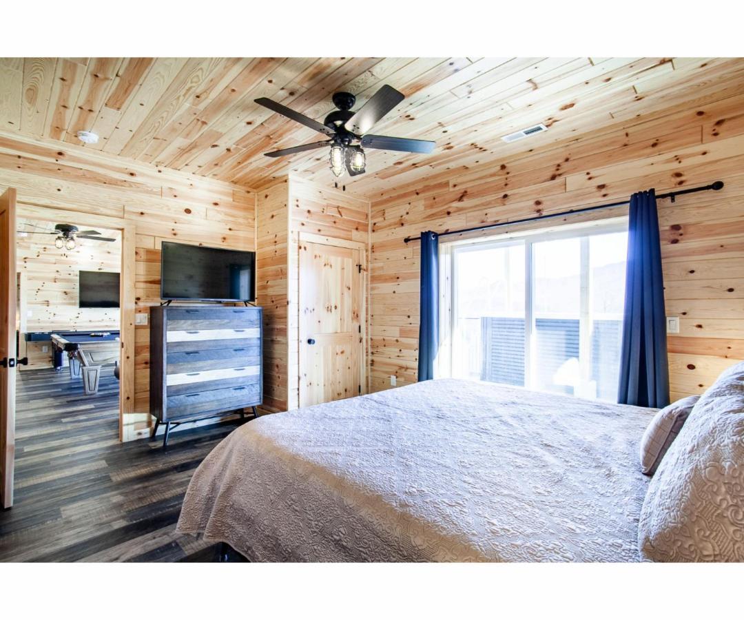 Sky Ridge Mountain View Wheelchair Accessible And Swim Holiday home Gatlinburg