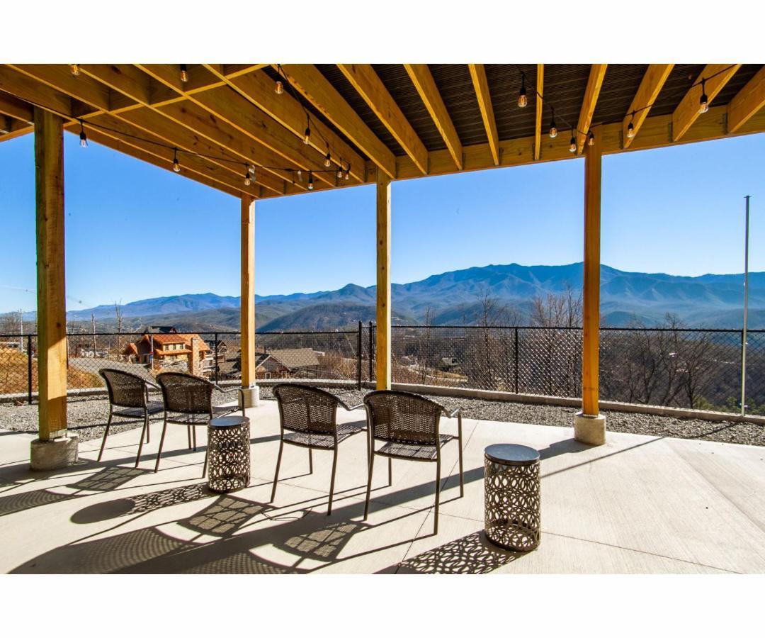 Sky Ridge Mountain View Wheelchair Accessible And Swim Holiday home *