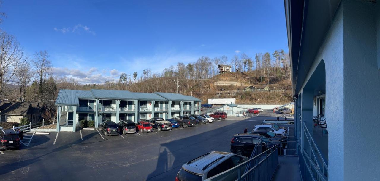 Country Town N' Hotel Gatlinburg