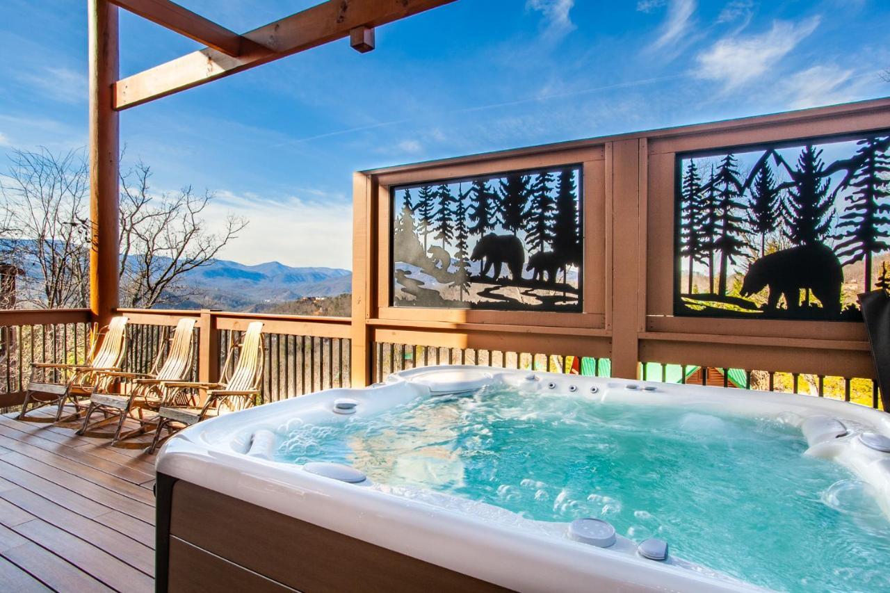 Majesty With Mtn View, Hot Tub And Game Holiday home