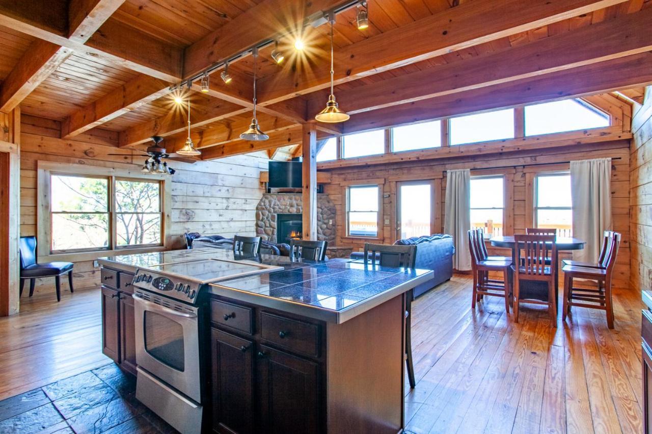 Little Cub Retreat Mtn View, Hot Tub, Indoor Pool