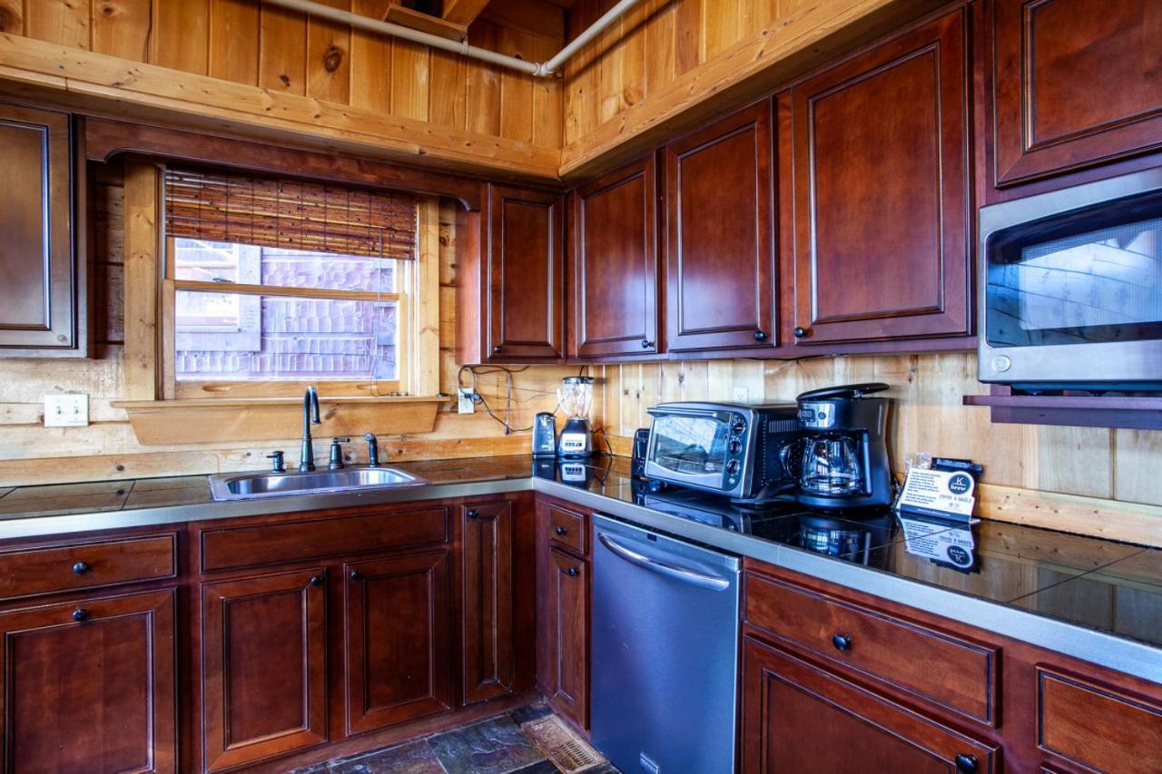 Little Cub Retreat Mtn View, Hot Tub, Indoor Pool Holiday home *