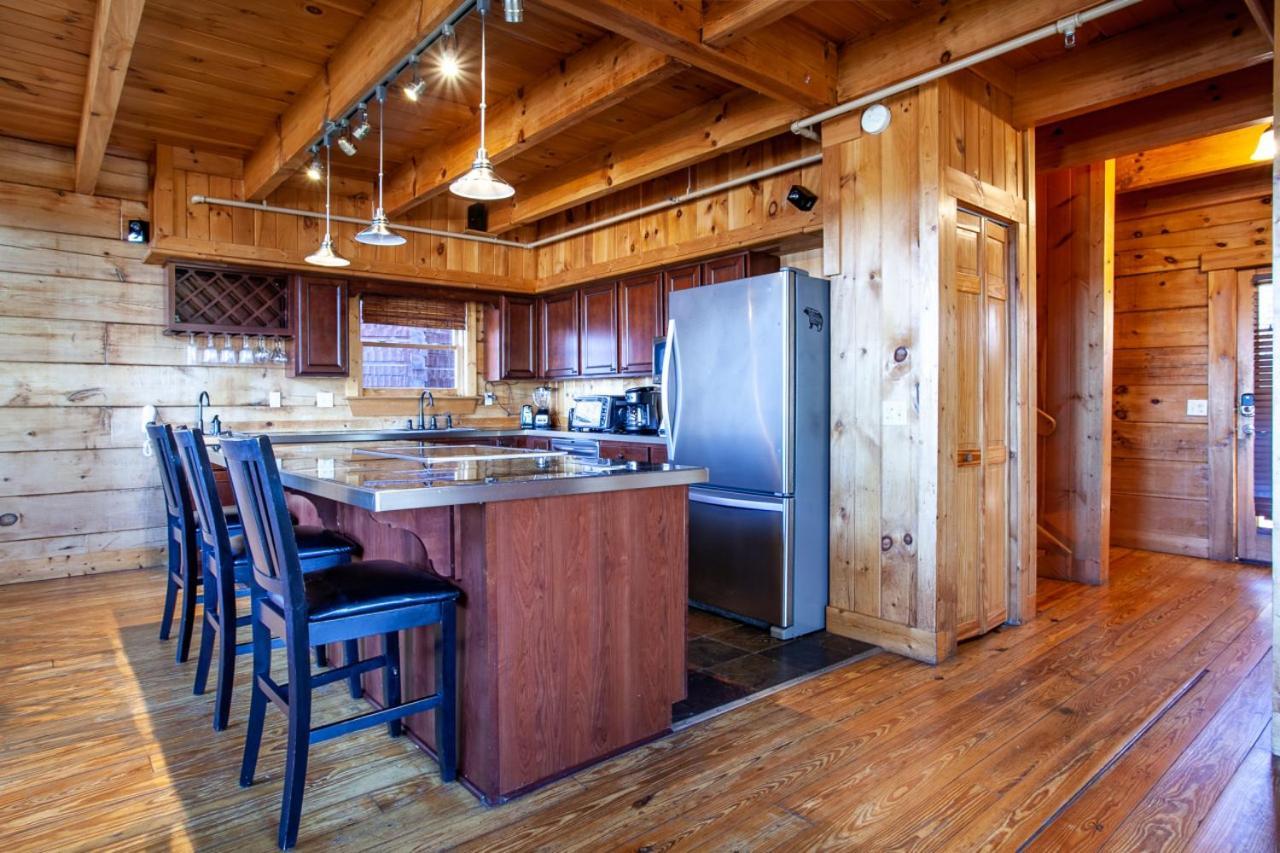 Little Cub Retreat Mtn View, Hot Tub, Indoor Pool Holiday home