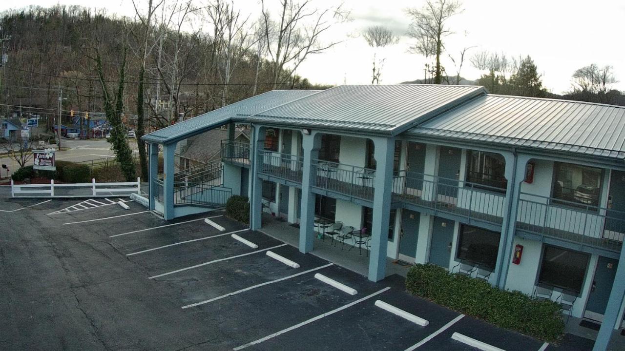 Country Town N' Hotel 2*