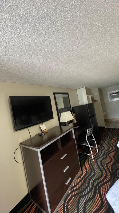Country Town N' Hotel