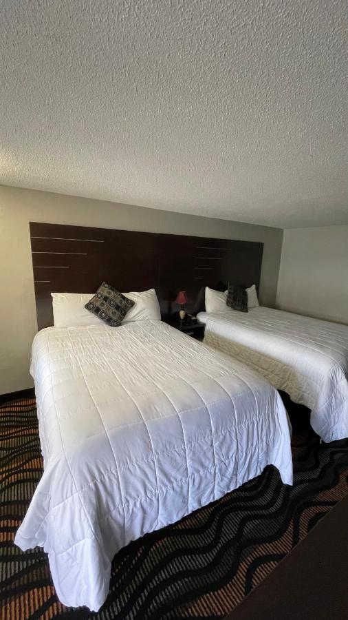 Country Town N' Hotel