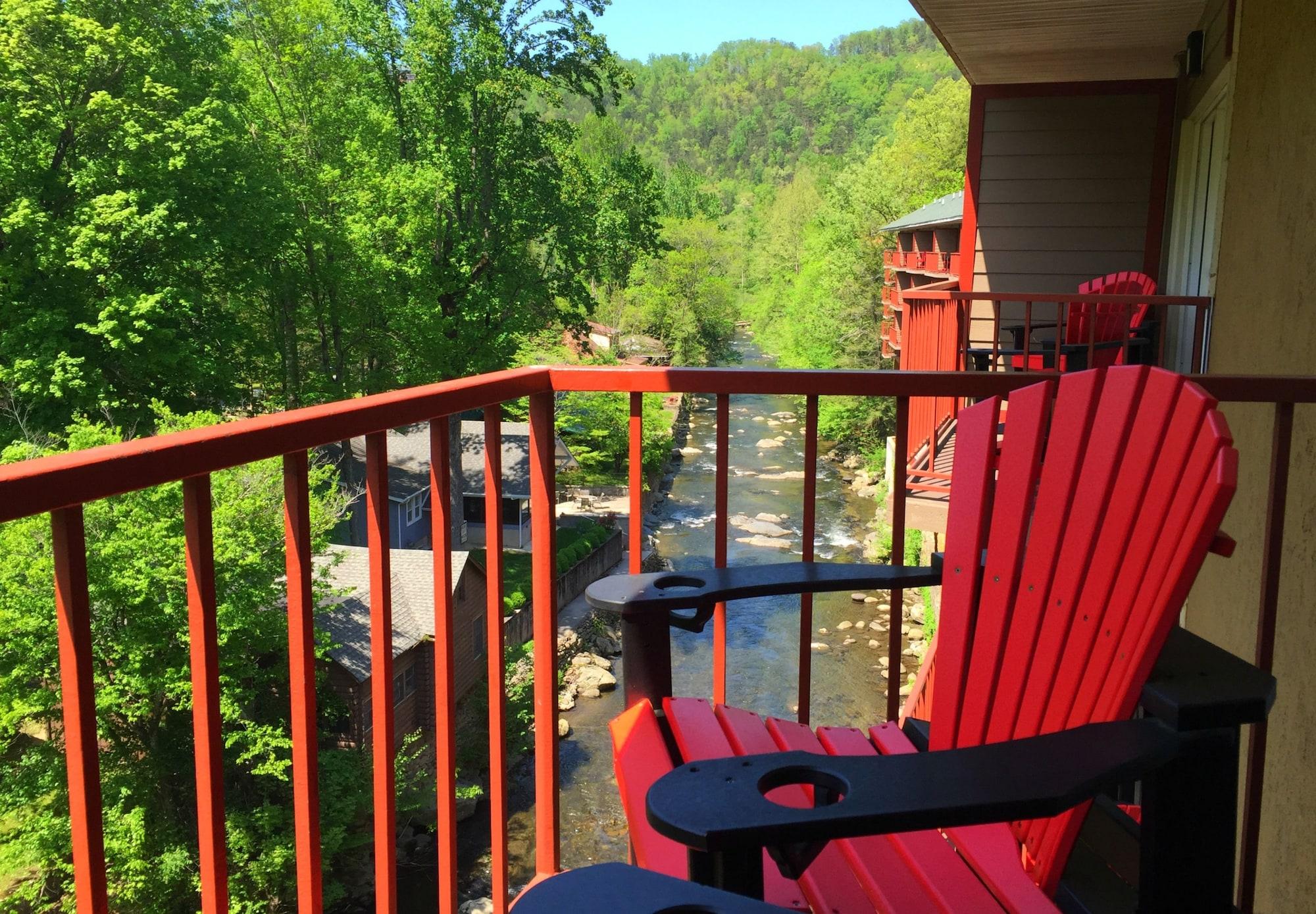 Hotel Baymont By Wyndham On The River Gatlinburg