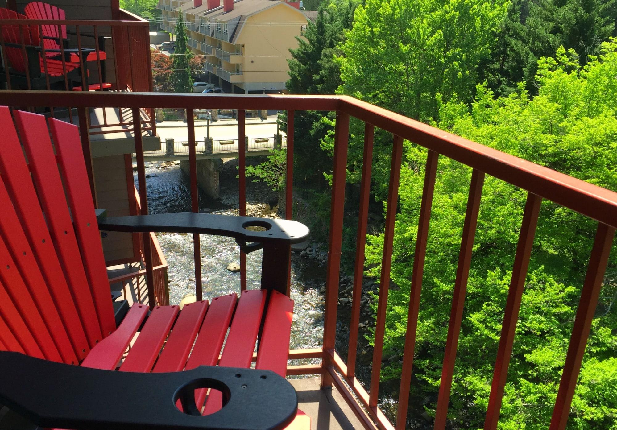 Hotel Baymont By Wyndham On The River