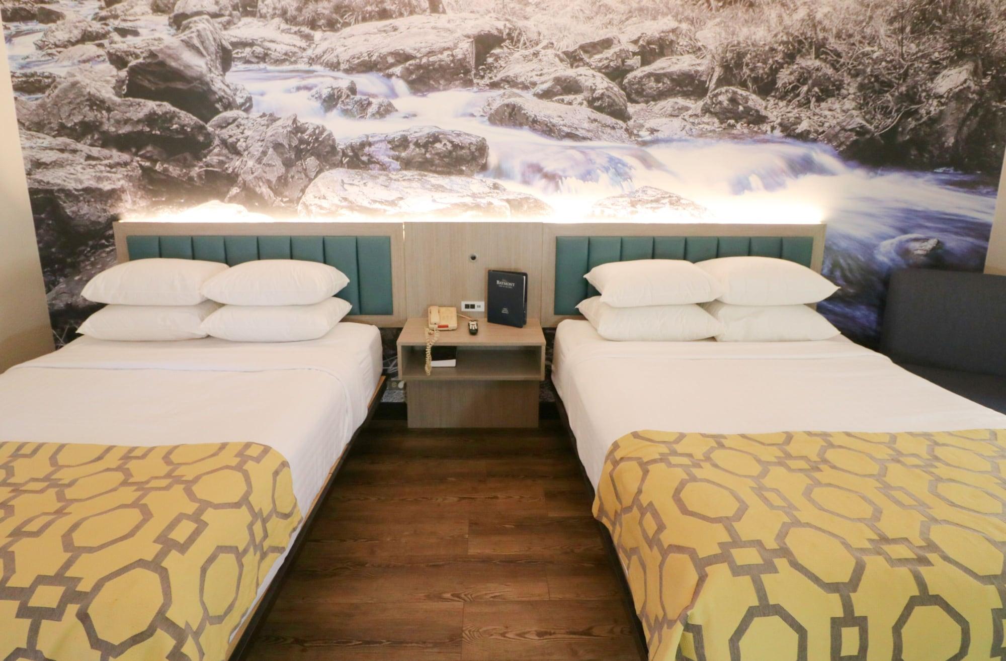 Baymont By Wyndham On The River Hotel