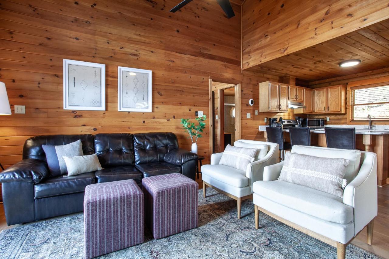 Constellation Station View Hot Tub Fireplace Holiday home Gatlinburg