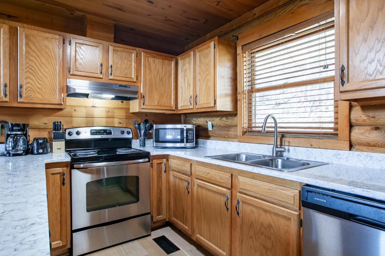 Constellation Station View Hot Tub Fireplace Holiday home Gatlinburg