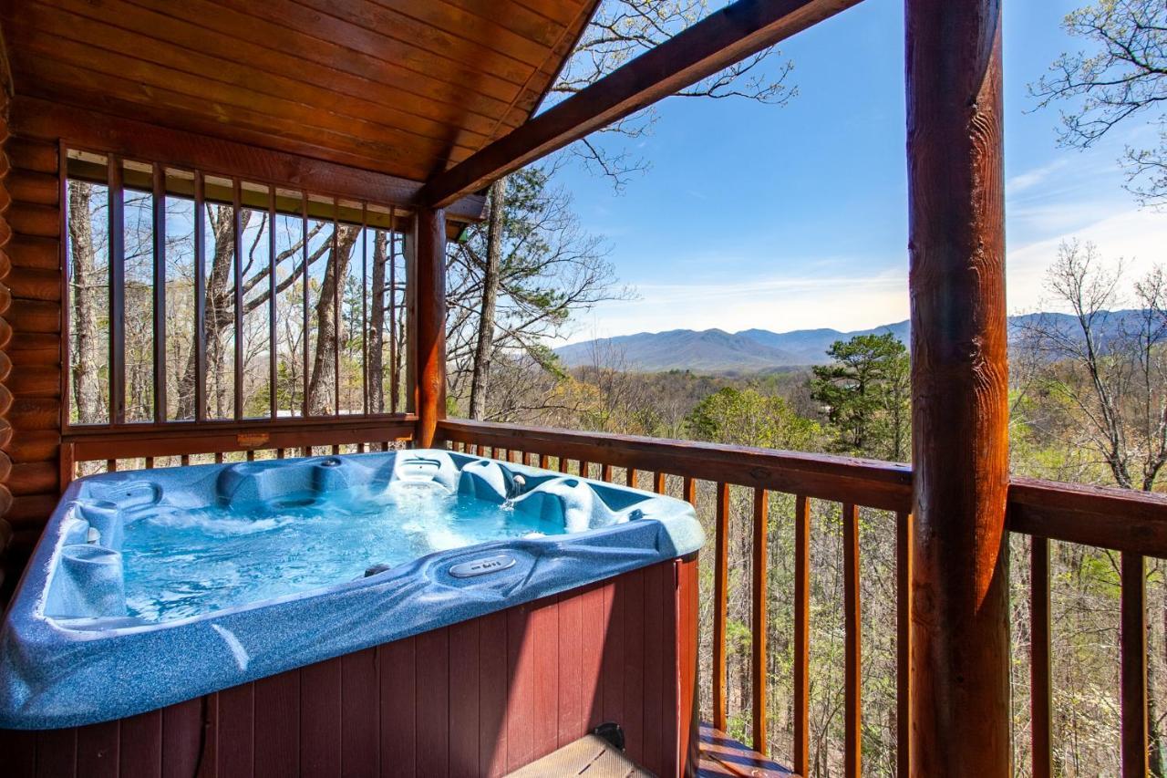Constellation Station View Hot Tub Fireplace * Gatlinburg