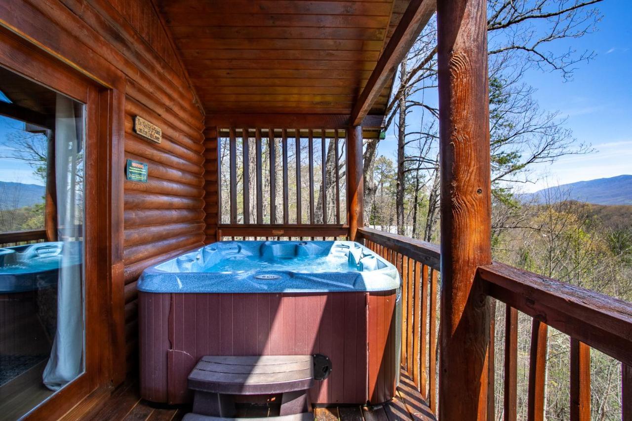 Constellation Station View Hot Tub Fireplace *