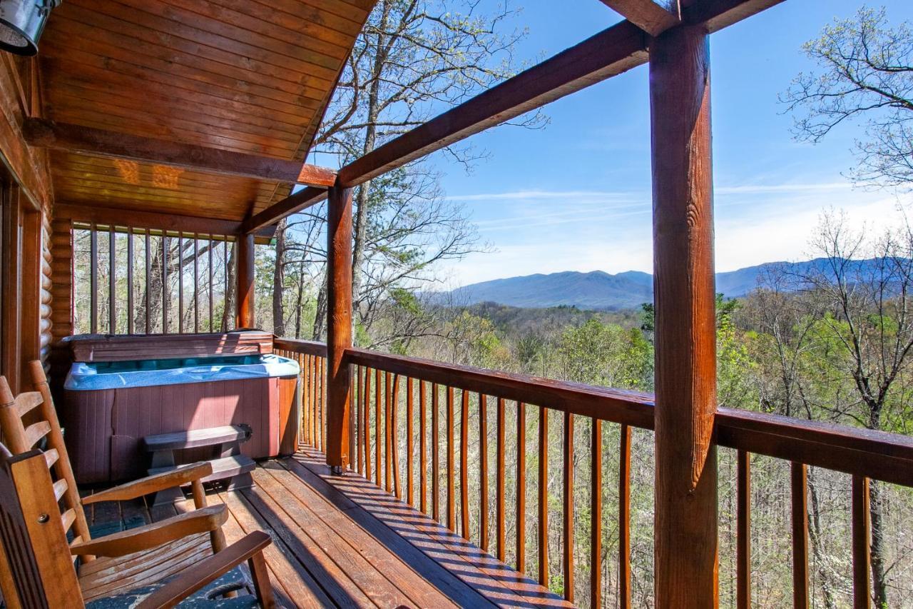 Constellation Station View Hot Tub Fireplace Gatlinburg