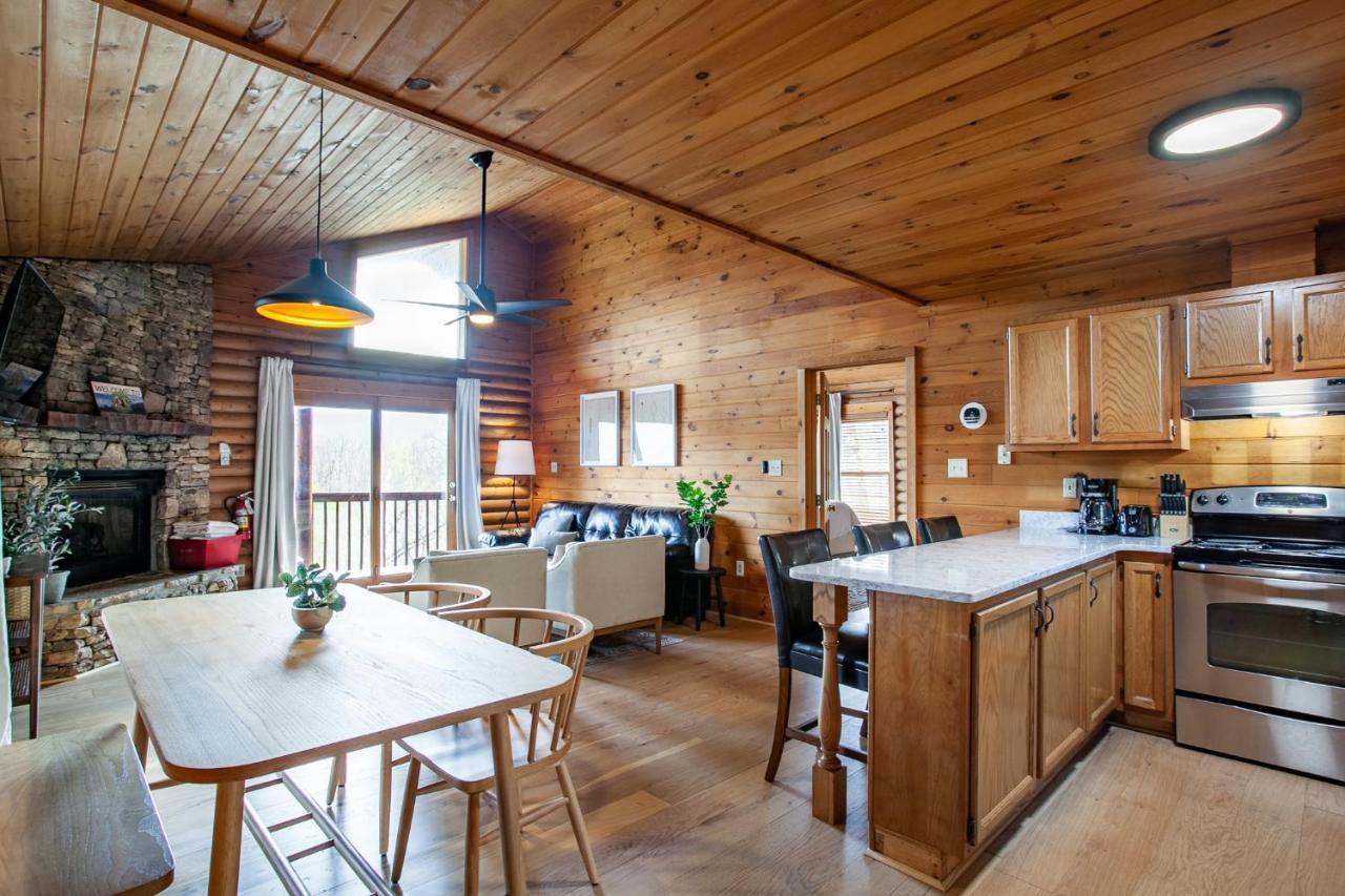 Constellation Station View Hot Tub Fireplace Holiday home