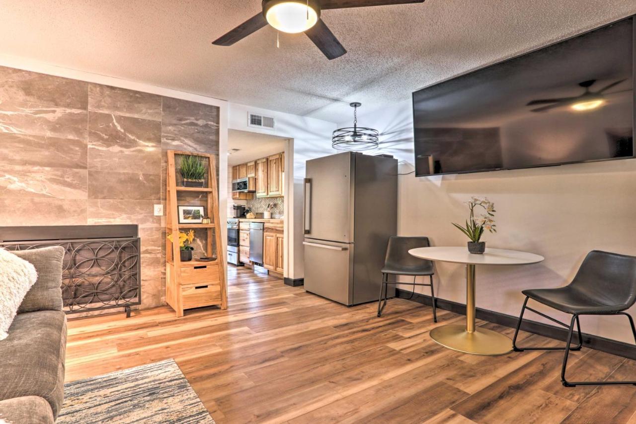 Modern With Patio Walk To Downtown Apartment