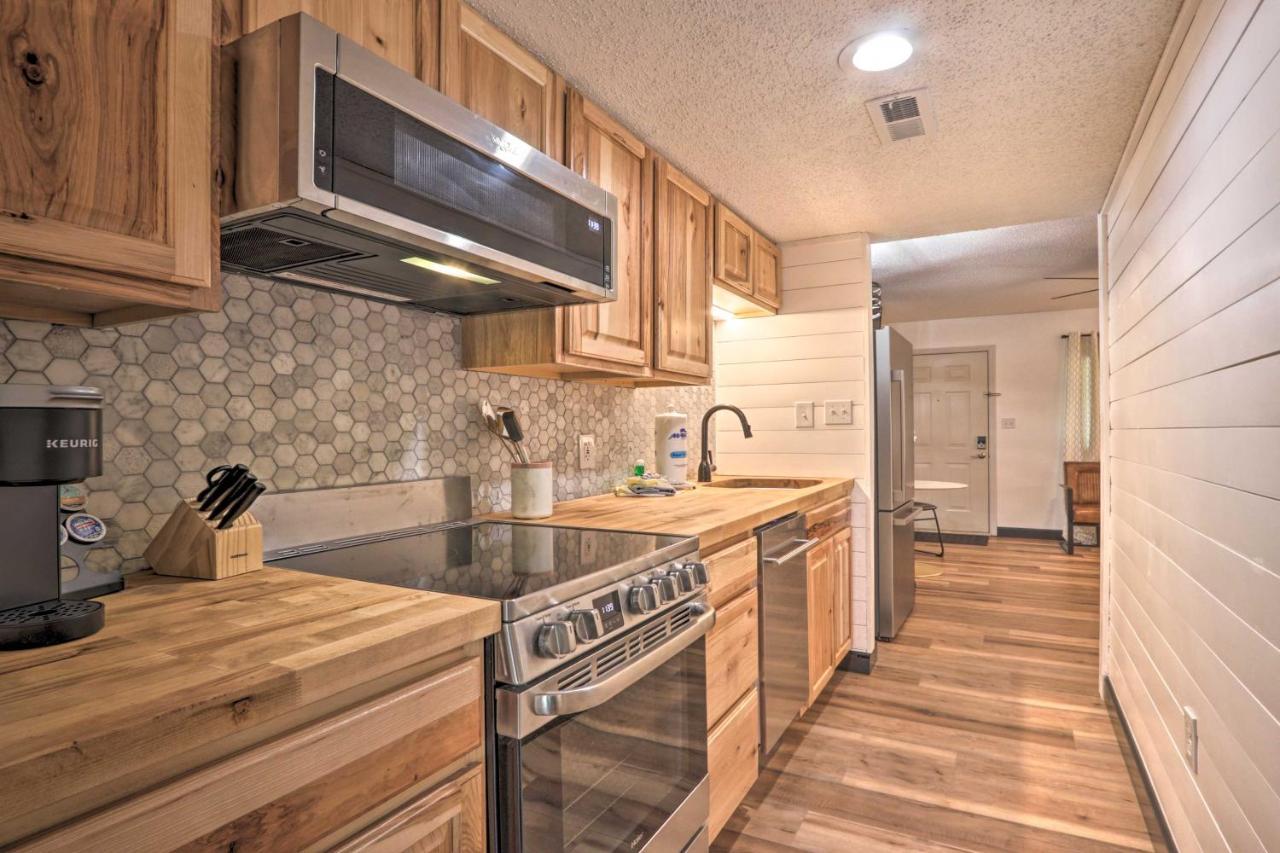 Modern With Patio Walk To Downtown Apartment Gatlinburg