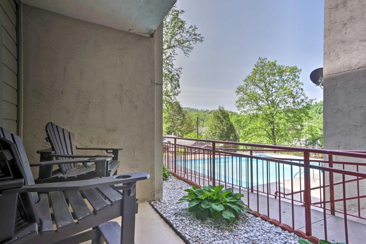 Modern With Patio Walk To Downtown Apartment