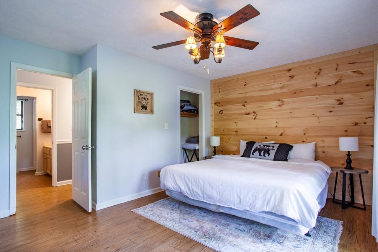 Zermatt - Hot Tub And Arcade Games Holiday home Gatlinburg