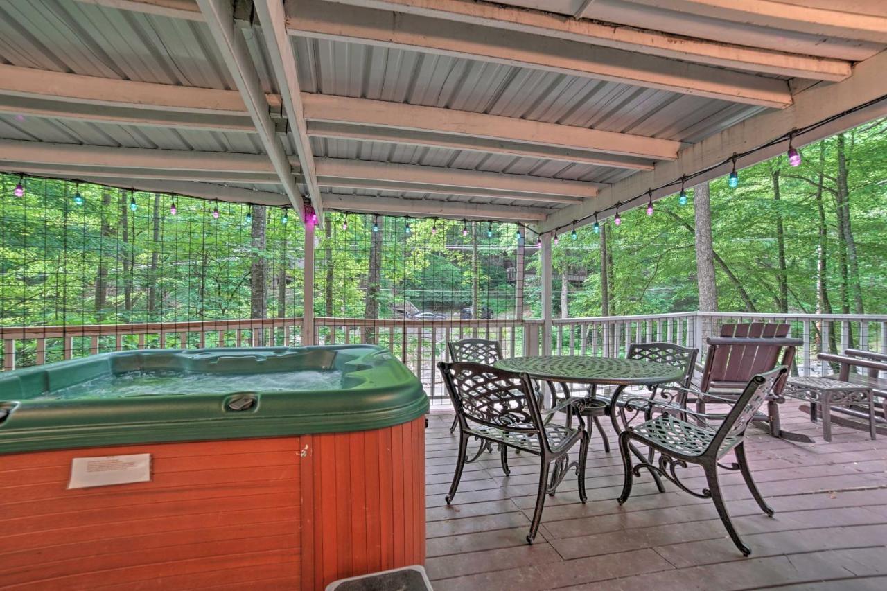 A-frame With Deck And Private Hot Tub *